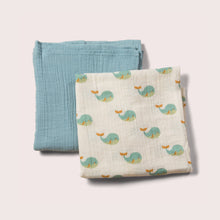 Lade das Bild in den Galerie-Viewer,       Little-Green-Radicals-Blue-Organic-Baby-Muslin-Set-2-Pack-With-Whale-Print
