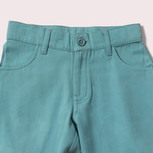 Lade das Bild in den Galerie-Viewer,       Little-Green-Radicals-Blue-Twill-Sunshine-ShortsLittle-Green-Radicals-Blue-Twill-Sunshine-Shorts-Closeup
