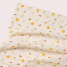 Lade das Bild in den Galerie-Viewer,     Little-Green-Radicals-Cream-And-Orange-Organic-Baby-Muslin-Set-2-Pack-With-Sunshine-and-Rainbow-Print-Closeup
