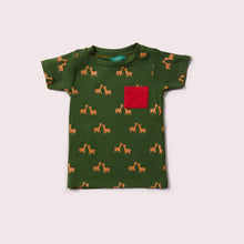 Lade das Bild in den Galerie-Viewer,       Little-Green-Radicals-Green-And-Red-T-Shirt-And-Jogger-Playset-With-Giraffe-Print-Top
