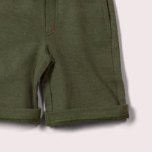 Lade das Bild in den Galerie-Viewer,    Little-Green-Radicals-Green-Jogger-Shorts-Closeup-View
