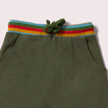 Lade das Bild in den Galerie-Viewer,    Little-Green-Radicals-Green-Marl-Organic-Comfy-Joggers-With-Rainbow-Pattern-Closeup-View
