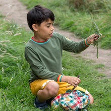 Lade das Bild in den Galerie-Viewer,     Little-Green-Radicals-Green-Marl-Sweatshirt-With-Rainbow-Pattern-Kid
