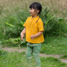 Lade das Bild in den Galerie-Viewer,       Little-Green-Radicals-Green-Organic-Comfy-Joggers-With-Strawberry-Print-Kid
