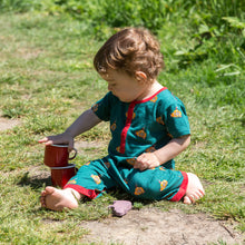 Lade das Bild in den Galerie-Viewer,     Little-Green-Radicals-Green-Organic-Shortie-Romper-With-Deep-Sea-Explorers-Print-Kid-Playing
