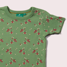 Lade das Bild in den Galerie-Viewer,    Little-Green-Radicals-Green-and-Red-Short-Sleeve-T-Shirt-With-Strawberry-Print-Closeup
