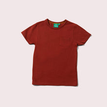 Lade das Bild in den Galerie-Viewer,       Little-Green-Radicals-Red-Pocket-Short-Sleeve-T-Shirt
