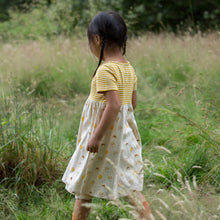 Lade das Bild in den Galerie-Viewer,     Little-Green-Radicals-Yellow-And-Cream-DressSet-With-Sunshine-Rainbow-Print-Closeup
