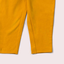 Lade das Bild in den Galerie-Viewer,    Little-Green-Radicals-Yellow-Leggings-Closeup
