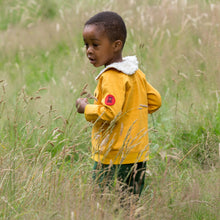 Lade das Bild in den Galerie-Viewer,    Little-Green-Radicals-Yellow-Spring-Adventure-Jacket-Kid-Back
