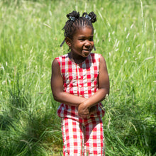 Lade das Bild in den Galerie-Viewer,     Little-Green-Radicals_Red-And-Cream-CroppedSummerJumpsuit-With-Check-Pattern-Kid
