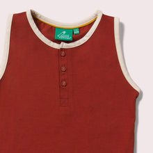 Lade das Bild in den Galerie-Viewer,       Little-Green-Radicals_Red-Organic-Buttoned-Vest-Closeup
