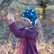 Cargar imagen en el visor de la galería, Moon &amp; Stars Sherpa Hat
