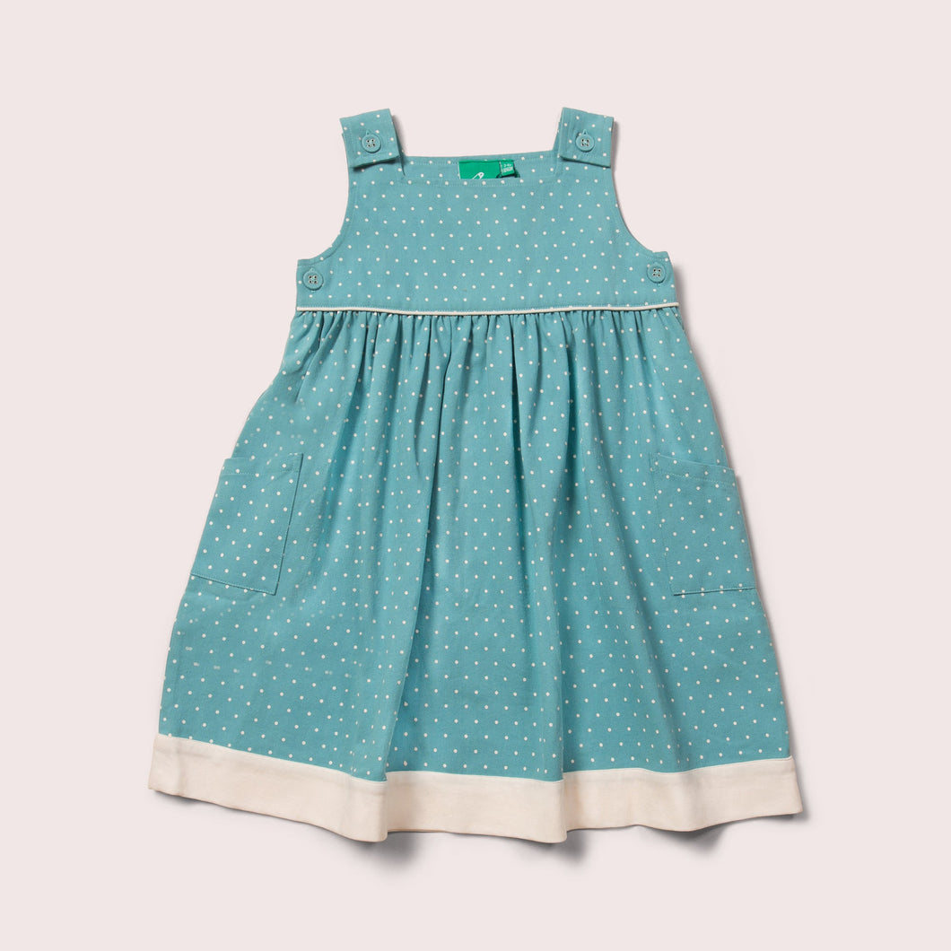 Pinny-Kleid mit blauen Polkadots