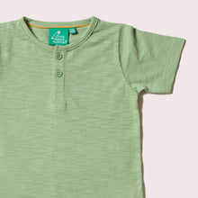 Cargar imagen en el visor de la galería, Island Green Short Sleeve Henley Top
